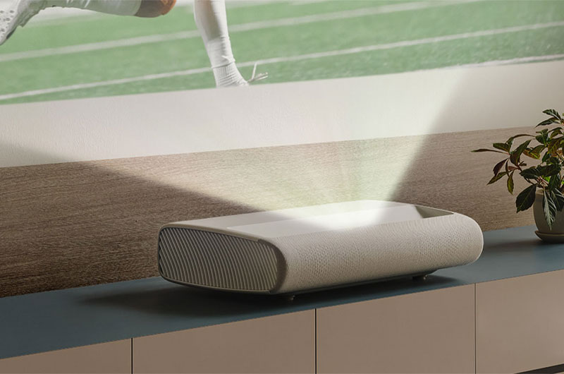 Samsung 'The Premiere' 7 LPU7D Lifestyle